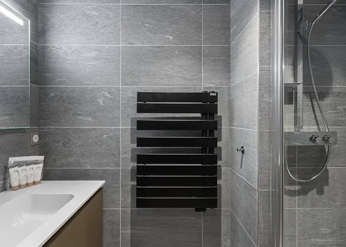 A Rochebrune, - Avec Piscine, Sauna, Hammam Et Salle De Sport - Fr-1-569-30 Апартаменты *