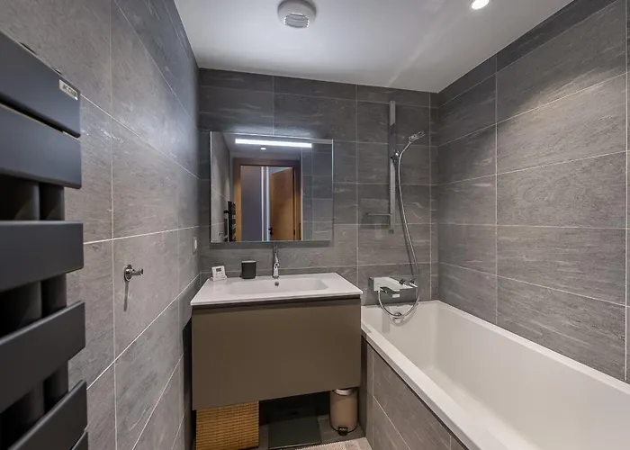 Lejlighed A Rochebrune, - Avec Piscine, Sauna, Hammam Et Salle De Sport - Fr-1-569-30 Megève